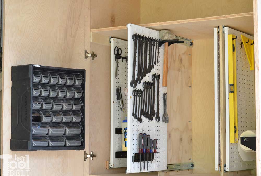 https://www.hertoolbelt.com/wp-content/uploads/2018/07/hand-tool-storage-wrenches-on-metal-pegboard-easy-pull-out-for-access.jpg